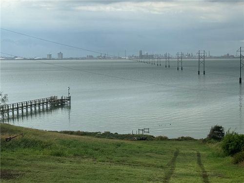 W/2 OF LOT 17 2nd St, Taft, TX, 78390 | Card Image