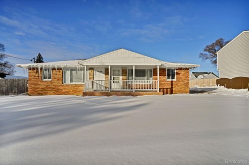 1076 W Kurtz Ave, Flint, MI, 48505-1204 | Card Image