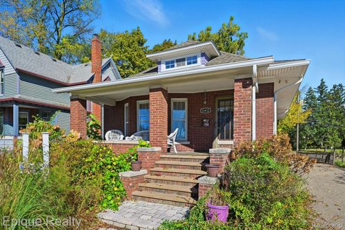 33432 Oakland St, Farmington, MI, 48335-3537 | Card Image