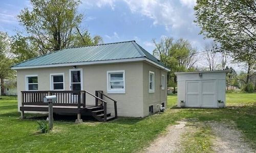 78 Taylor St, Quincy, MI, 49082-1017 | Card Image