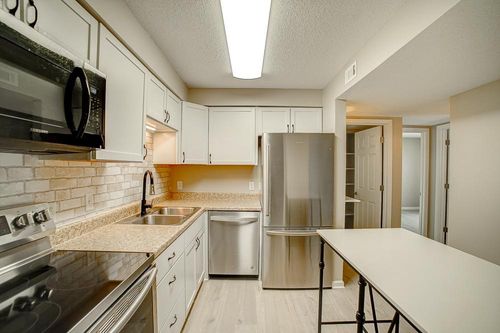 132-2680 Oxford St N, Roseville, MN, 55113-2065 | Card Image