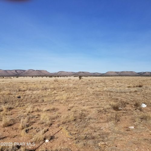 3124 W Malapai Rd, Paulden, AZ, 86334-2711 | Card Image