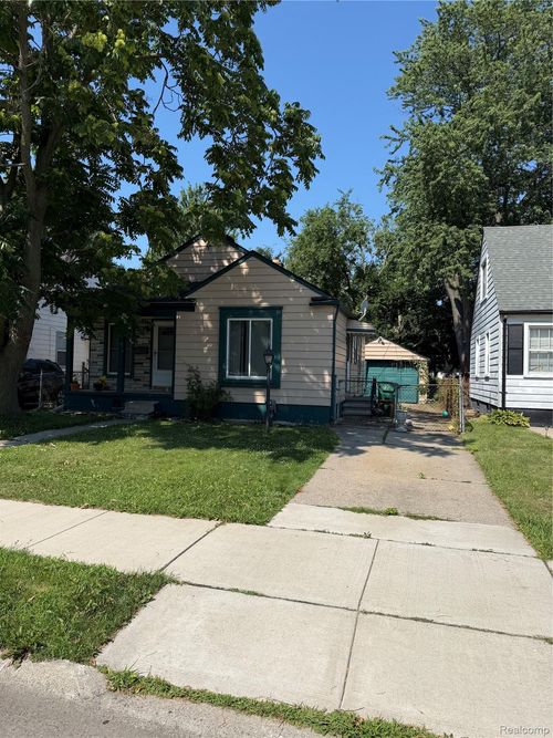 22055 Saxony Ave, Eastpointe, MI, 48021-2542 | Card Image