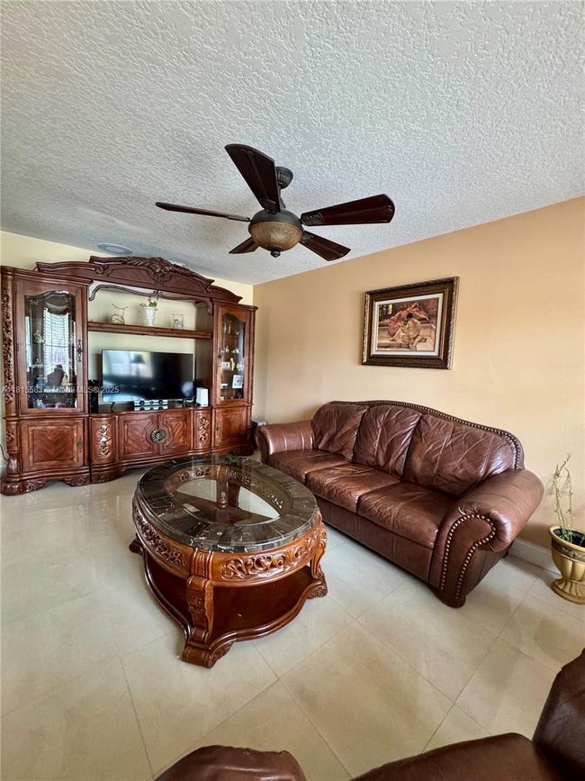 17086 Sw 144 Th Ct, House other with 3 bedrooms, 2 bathrooms and null parking in Miami FL | Image 16