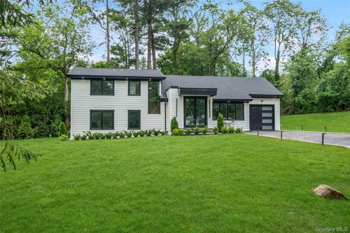 28 Red Brook Rd, Great Neck, NY, 11024-1438 | Card Image