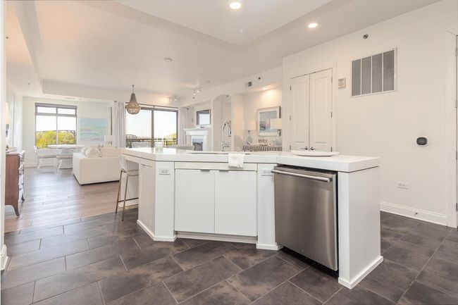 APT-506 - 717 S Riverside Dr, Condo with 3 bedrooms, 3 bathrooms and null parking in Memphis TN | Image 4