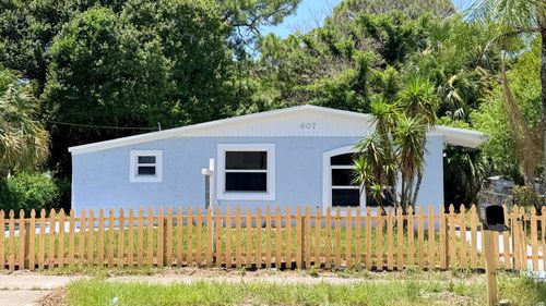 607 N 19th St, Fort Pierce, FL, 34950-6010 | Card Image