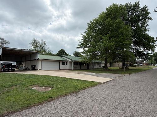 324 S Main St, Mcloud, OK, 74851-8276 | Card Image