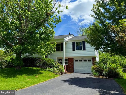 4205 Middle Ridge Dr, FAIRFAX, VA, 22033-3225 | Card Image