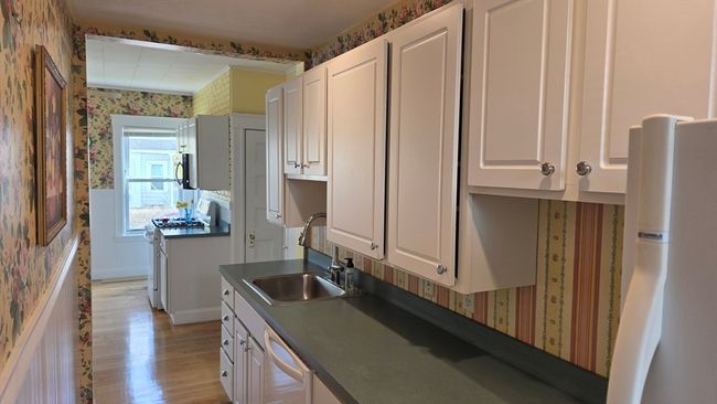APT-2 - 20 Reeves St, Condo with 3 bedrooms, 1 bathrooms and 2 parking in Worcester MA | Image 13