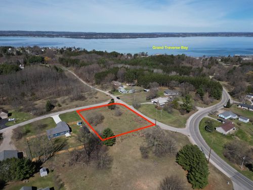 4942 White Rd, Williamsburg, MI, 49690-9362 | Card Image