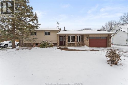 1935 Canard Dr, Lasalle, ON, N9J2S7 | Card Image