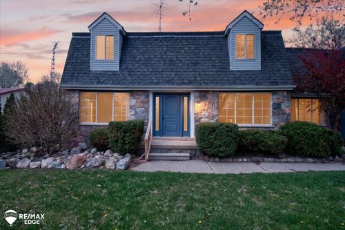 8454 Wesley Dr, Flushing, MI, 48433-1165 | Card Image