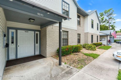 15e-9045 York Ln, West Melbourne, FL, 32904-2066 | Card Image