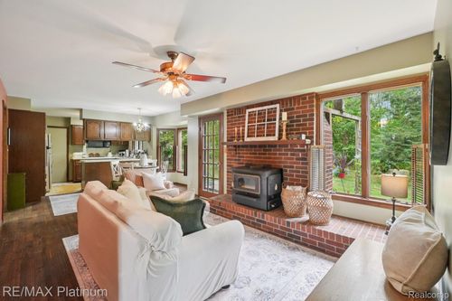 2581 Pepper Ct, Hartland, MI, 48353-2815 | Card Image