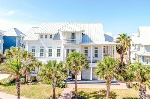 200 Round Rd, Port Aransas, TX, 78373 | Card Image