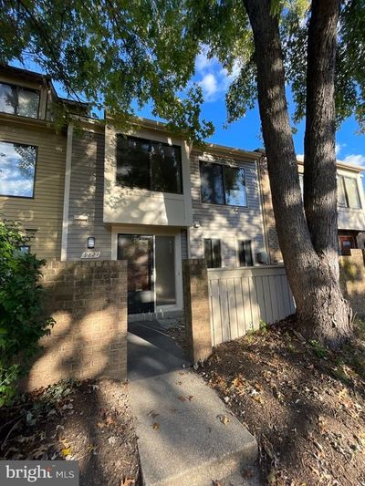 9821 Docena Drive, Townhouse with 2 bedrooms, 1 bathrooms and null parking in GAITHERSBURG MD | Image 1