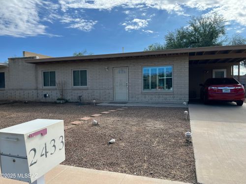 2433 S Rose Peak Dr, Tucson, AZ, 85710-6121 | Card Image