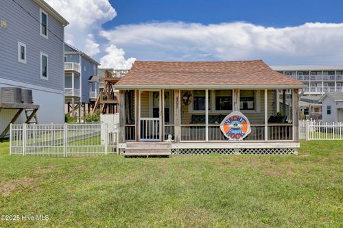 405 N Shore Dr, Surf City, NC, 28445-6645 | Card Image