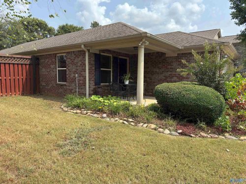 101 Bermuda Lakes Dr, Meridianville, AL, 35759-2602 | Card Image