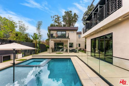 18589 Linnet St, Tarzana, CA, 91356 | Card Image