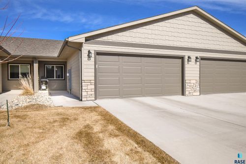 6632 W 6th Pl Place, Sioux Falls, SD, 57107 | Card Image