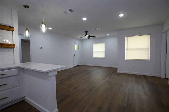 2427 Costa Mesa Dr, House other with 3 bedrooms, 2 bathrooms and null parking in Dallas TX | Image 7