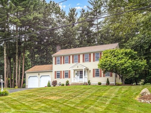 7 Trafalgar Ln, Walpole, MA, 02081-1928 | Card Image