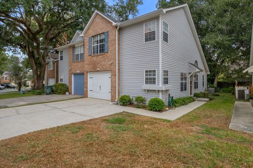 3128 Camelliawood Cir W, Tallahassee, FL, 32301-3718 | Card Image