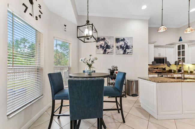 2450 Sw Summit St, House other with 3 bedrooms, 2 bathrooms and null parking in Port Saint Lucie FL | Image 13