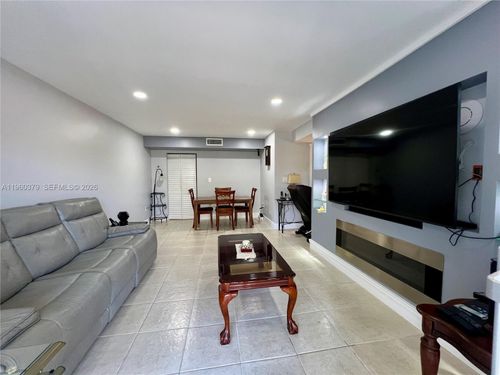 apt-304-4255 N University Dr, Sunrise, FL, 33351-6229 | Card Image