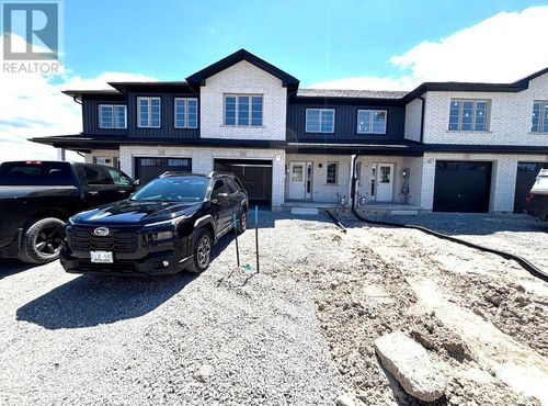 33 Strath Cres, Elmvale, ON, L0L1P0 | Card Image