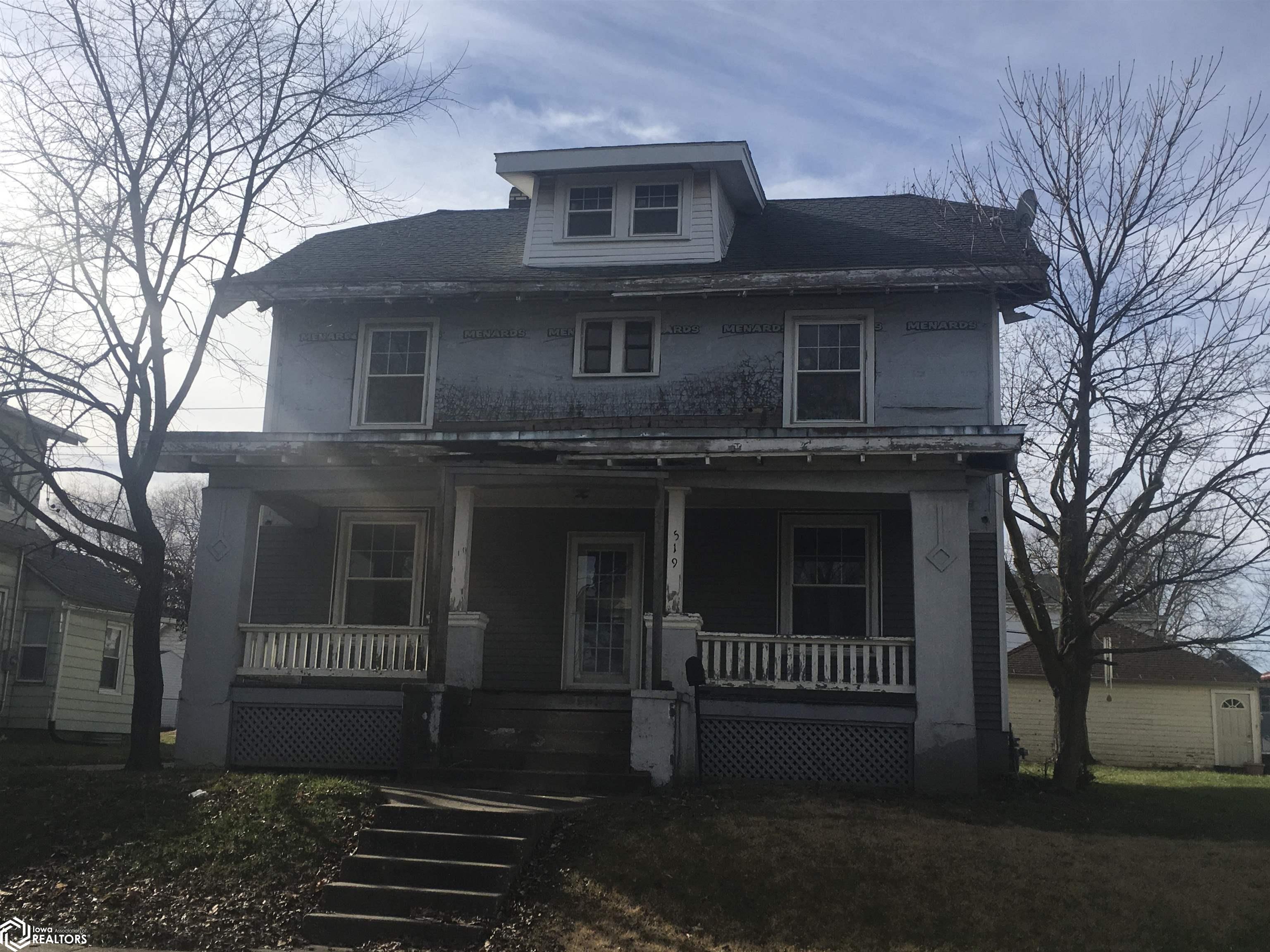 10th St, Burlington, IA 52601