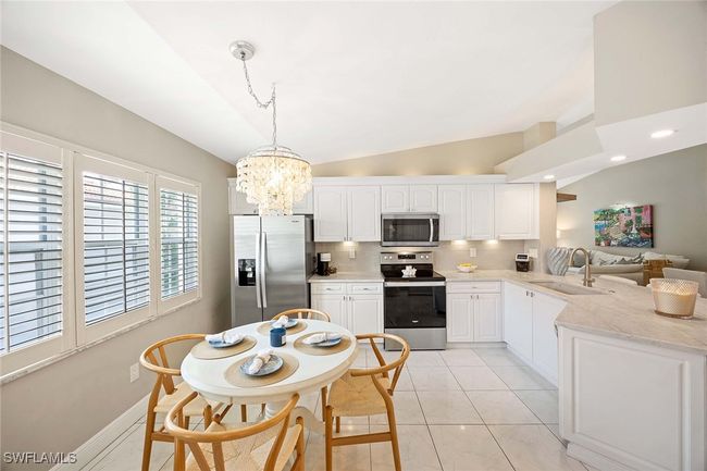 APT-201 - 2450 Old Groves Rd, Condo with 2 bedrooms, 2 bathrooms and null parking in Naples FL | Image 14