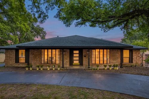8613 Marys Creek Dr, Benbrook, TX, 76116-7625 | Card Image