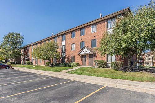 2-7 Timber Ln, Vernon Hills, IL, 60061-1161 | Card Image