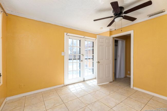 13934 N Interstate 35, House other with 3 bedrooms, 1 bathrooms and null parking in Moore TX | Image 14