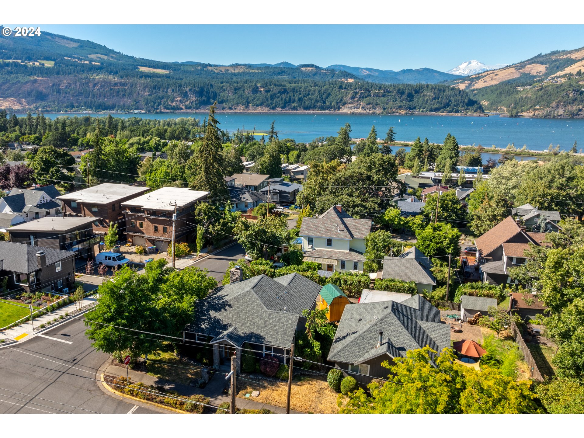 Cascade Ave, Hood River, OR 97031