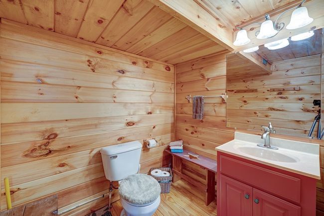33 Spruce Dr, Home with 3 bedrooms, 3 bathrooms and null parking in Suches GA | Image 19