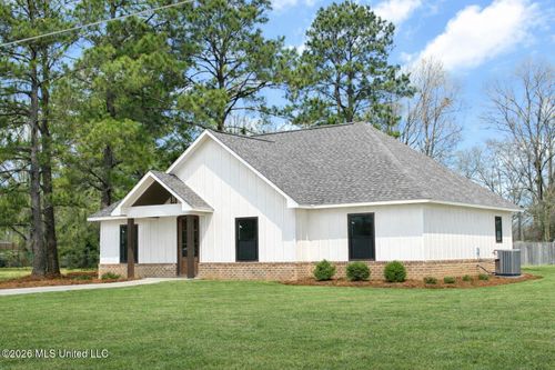 529 Fairlawn Trl Ne, Brookhaven, MS, 39601-8644 | Card Image