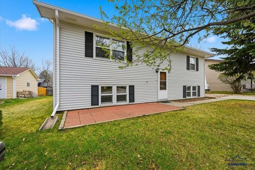 2610 Cottontail Dr, Sturgis, SD, 57785-2250 | Card Image