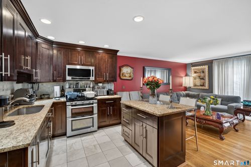4-43 Soundview Ave, Norwalk, CT, 06854-3433 | Card Image