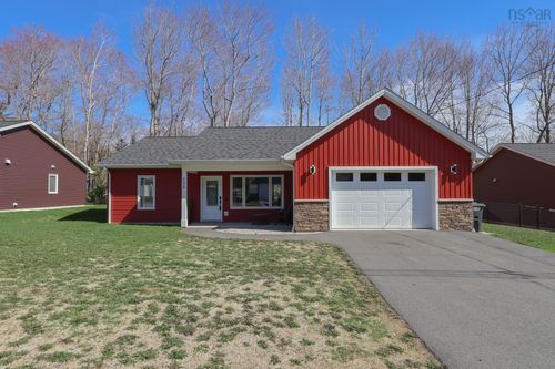 235 Winburn Avenue, Bridgewater, NS, B4V4A2 | Card Image