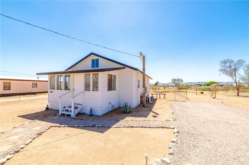 3569 N Maverick Rd, Golden Valley, AZ, 86413-8447 | Card Image