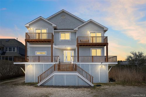 818 Dune Rd, Westhampton Beach, NY, 11978-2906 | Card Image