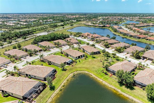 19889 Benissimo Dr, House other with 2 bedrooms, 2 bathrooms and null parking in VENICE FL | Image 13