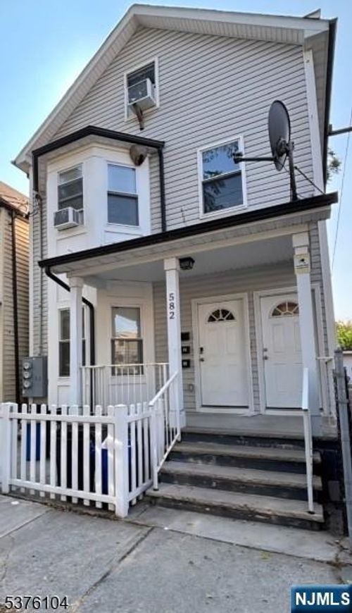 582 5th St, Newark, NJ, 07107-2631 | Card Image