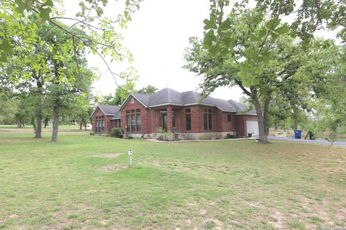 124 Rosewood Dr, La Vernia, TX, 78121-4756 | Card Image