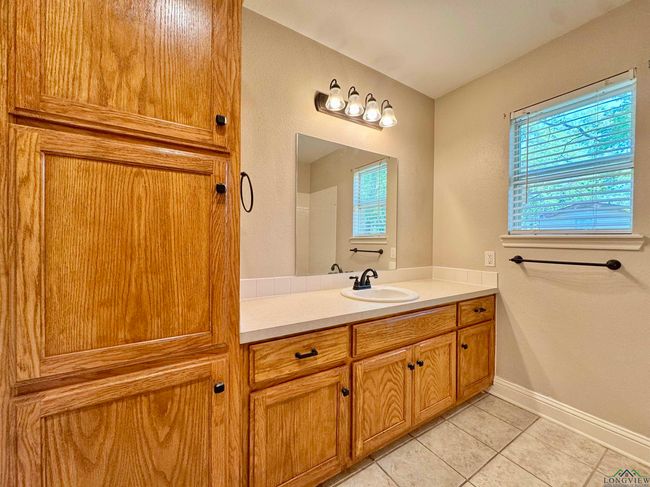 308 N Dogwood St, House other with 2 bedrooms, 2 bathrooms and null parking in Ore City TX | Image 15