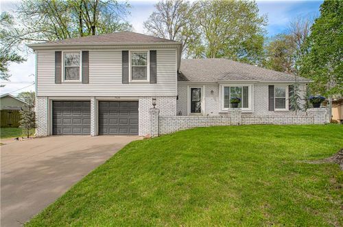 7626 Canterbury St, Prairie Village, KS, 66208-3941 | Card Image